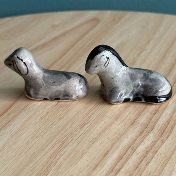 2 Vintage Mexican Nativity Handmade Ceramic Sheep Figurines Blue White Gray Mini - Picture 4 of 10